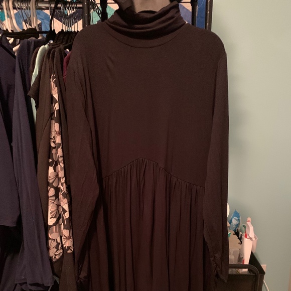 NWT- Plus Size Fit and Flare Turtleneck Maternity Dress - Black - Picture 3 of 3